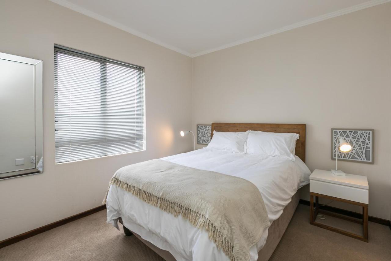 Modern Apartment In A Secure Golf Estate.Wifi Roodepoort Exterior foto